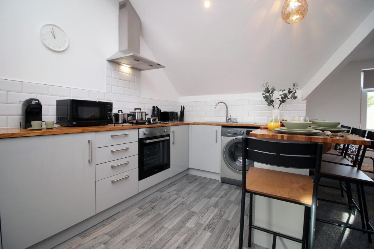 No 49 City Apartments, Perfect For Business And Leisure Stays, 10 Min Drive Into City Centre, Easy Access To Local Transport, 1Br And 2Br Available, Free Parking Cardiff Bagian luar foto