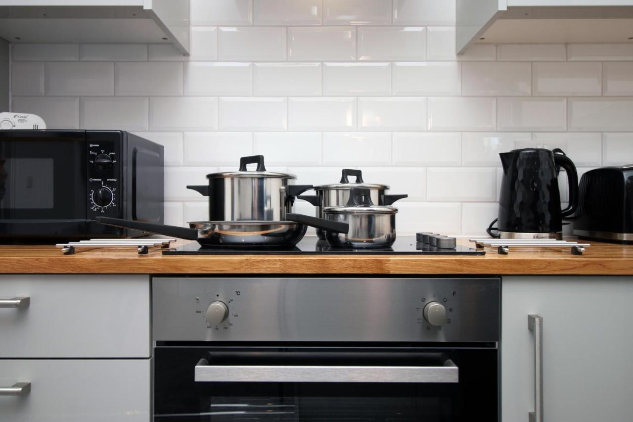 No 49 City Apartments, Perfect For Business And Leisure Stays, 10 Min Drive Into City Centre, Easy Access To Local Transport, 1Br And 2Br Available, Free Parking Cardiff Bagian luar foto