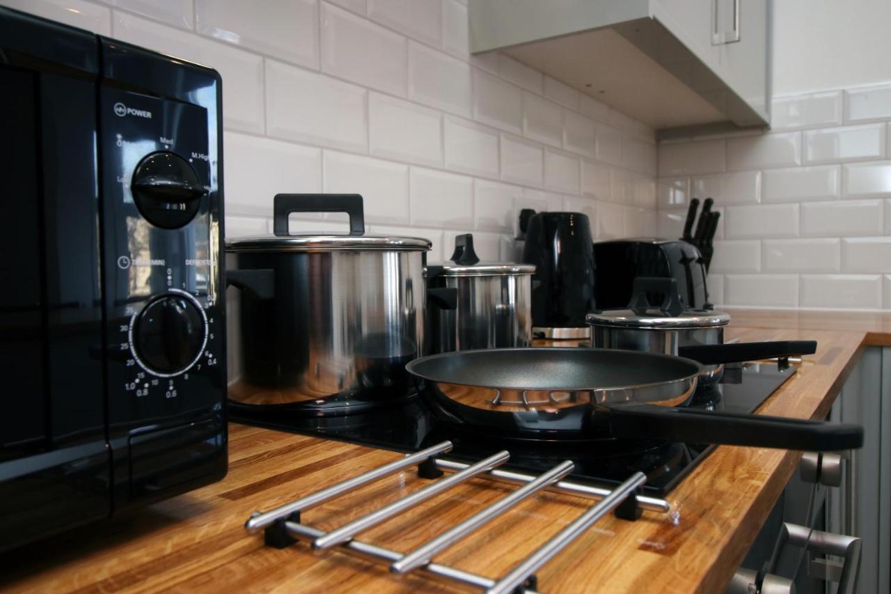 No 49 City Apartments, Perfect For Business And Leisure Stays, 10 Min Drive Into City Centre, Easy Access To Local Transport, 1Br And 2Br Available, Free Parking Cardiff Bagian luar foto