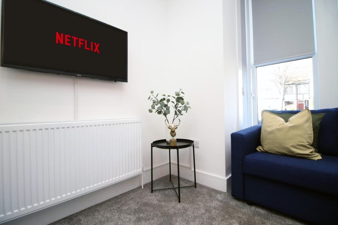 No 49 City Apartments, Perfect For Business And Leisure Stays, 10 Min Drive Into City Centre, Easy Access To Local Transport, 1Br And 2Br Available, Free Parking Cardiff Bagian luar foto
