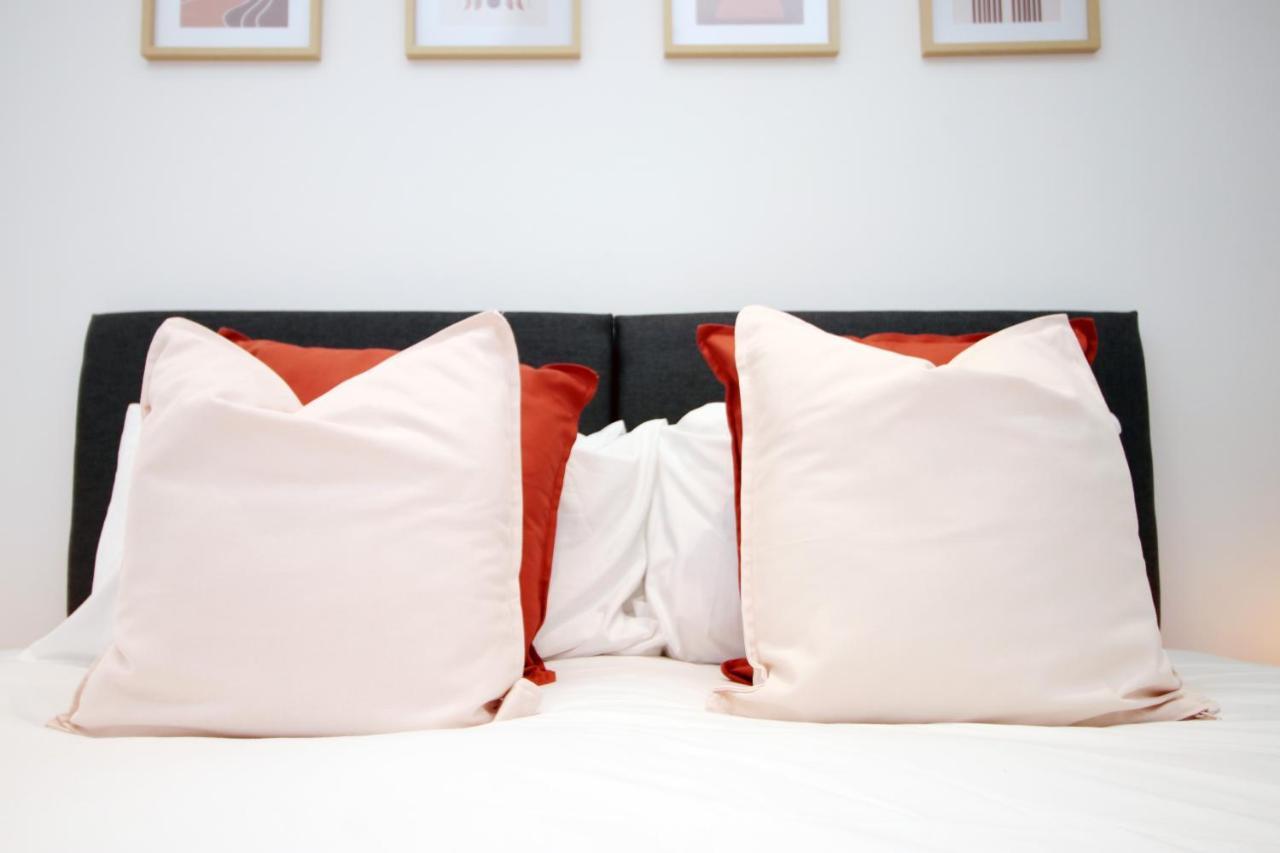 No 49 City Apartments, Perfect For Business And Leisure Stays, 10 Min Drive Into City Centre, Easy Access To Local Transport, 1Br And 2Br Available, Free Parking Cardiff Bagian luar foto