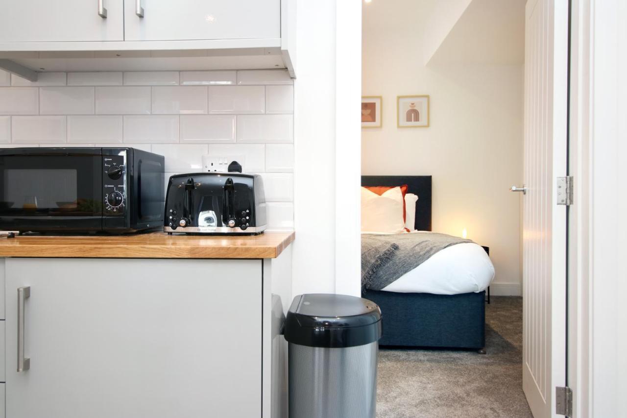 No 49 City Apartments, Perfect For Business And Leisure Stays, 10 Min Drive Into City Centre, Easy Access To Local Transport, 1Br And 2Br Available, Free Parking Cardiff Bagian luar foto
