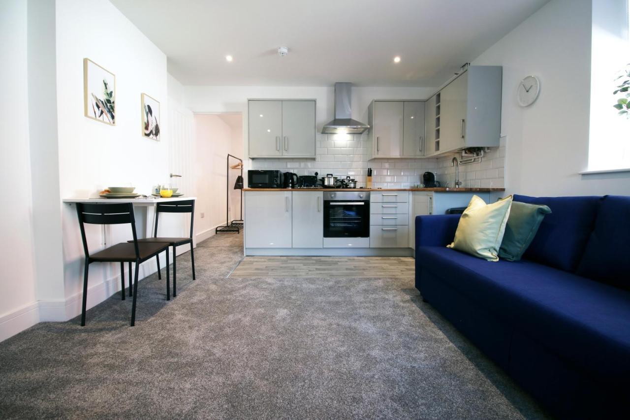 No 49 City Apartments, Perfect For Business And Leisure Stays, 10 Min Drive Into City Centre, Easy Access To Local Transport, 1Br And 2Br Available, Free Parking Cardiff Bagian luar foto