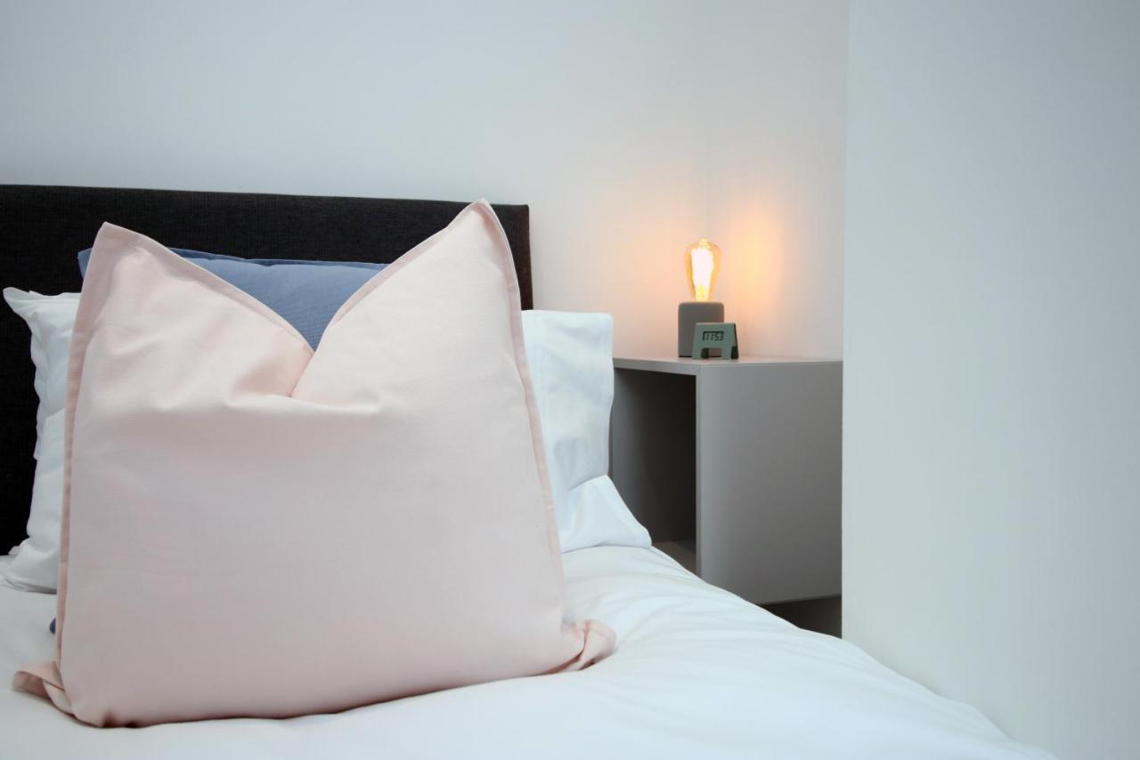 No 49 City Apartments, Perfect For Business And Leisure Stays, 10 Min Drive Into City Centre, Easy Access To Local Transport, 1Br And 2Br Available, Free Parking Cardiff Bagian luar foto