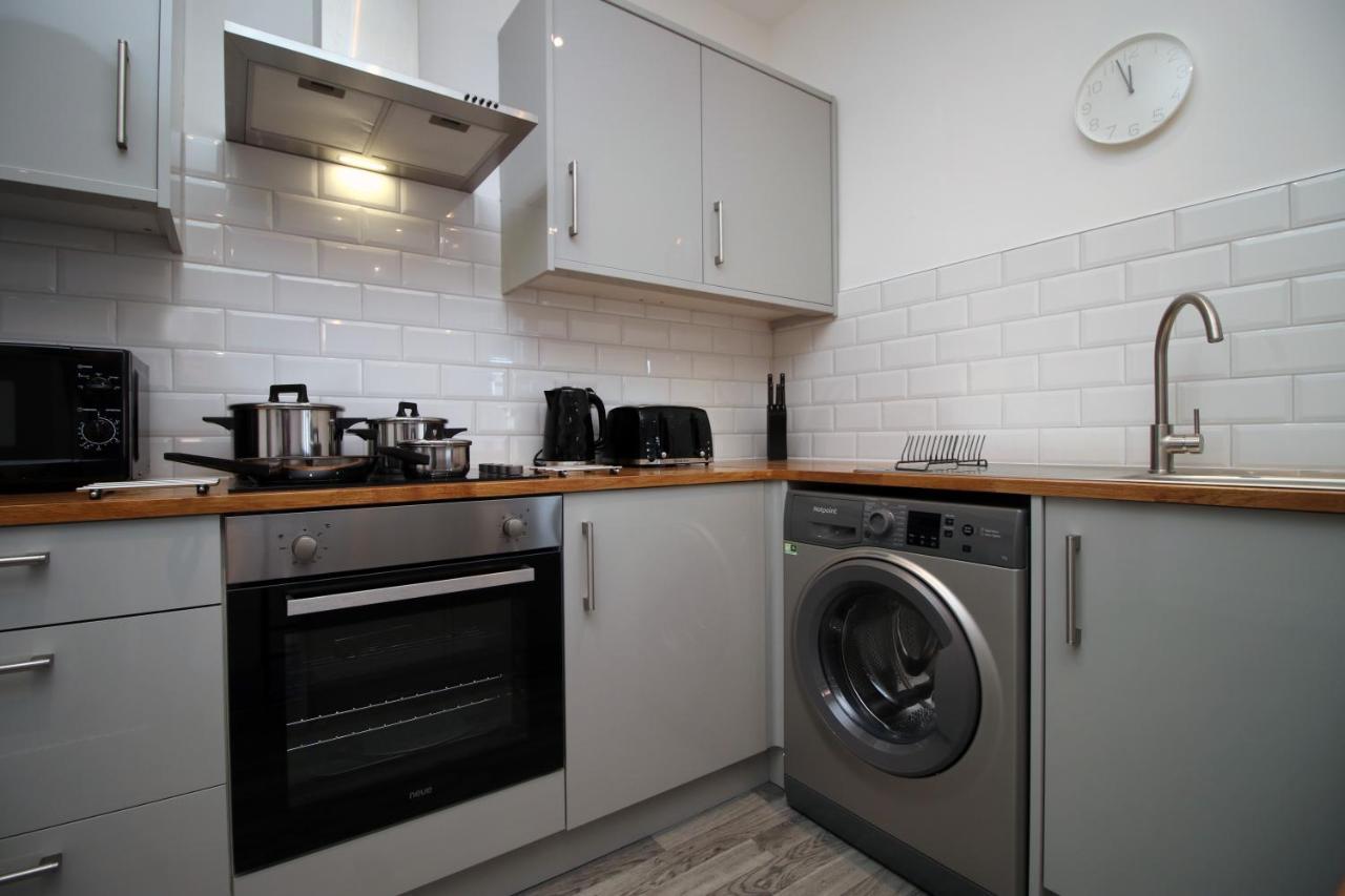 No 49 City Apartments, Perfect For Business And Leisure Stays, 10 Min Drive Into City Centre, Easy Access To Local Transport, 1Br And 2Br Available, Free Parking Cardiff Bagian luar foto