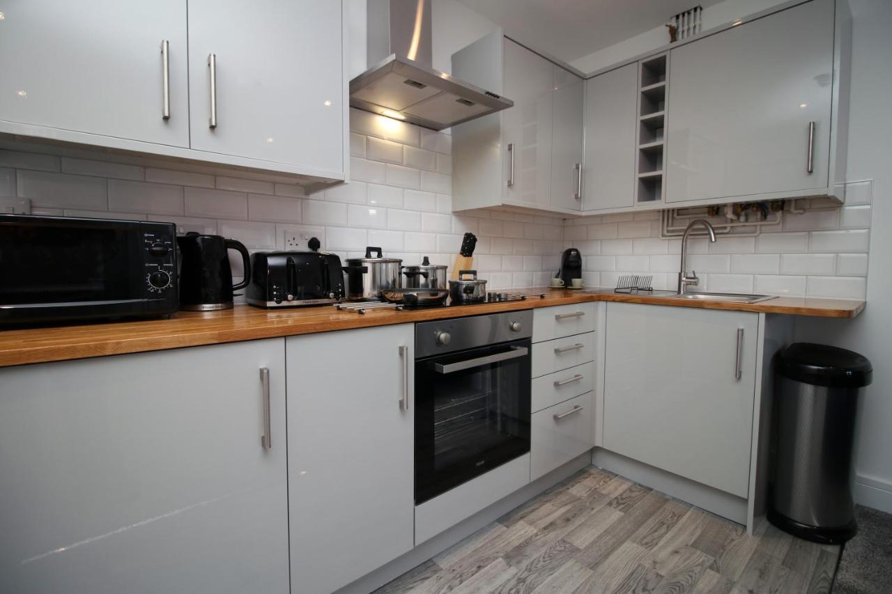 No 49 City Apartments, Perfect For Business And Leisure Stays, 10 Min Drive Into City Centre, Easy Access To Local Transport, 1Br And 2Br Available, Free Parking Cardiff Bagian luar foto