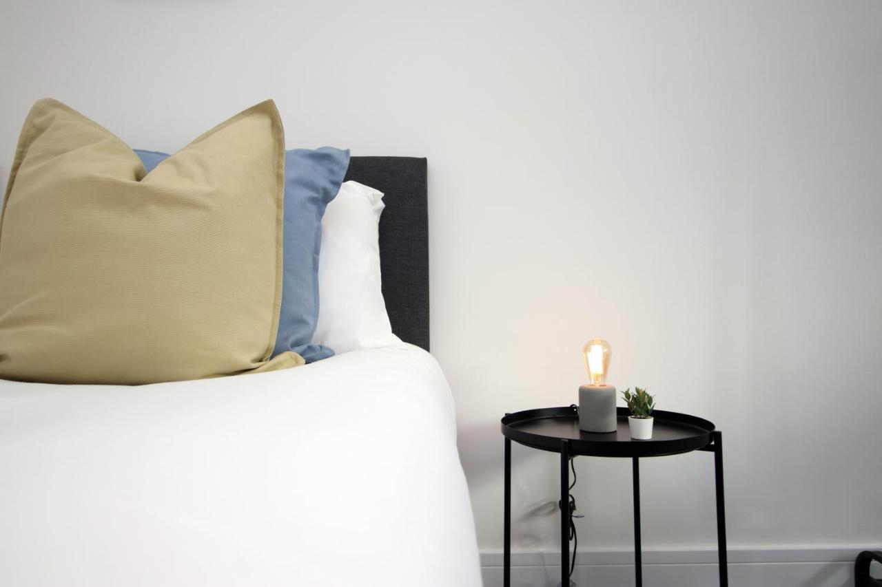 No 49 City Apartments, Perfect For Business And Leisure Stays, 10 Min Drive Into City Centre, Easy Access To Local Transport, 1Br And 2Br Available, Free Parking Cardiff Bagian luar foto